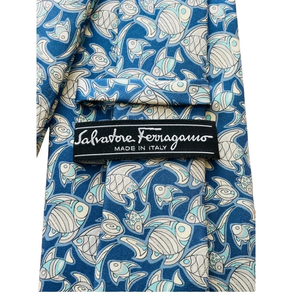SALVATORE FERRAGAMO SILK TIE ITALY
